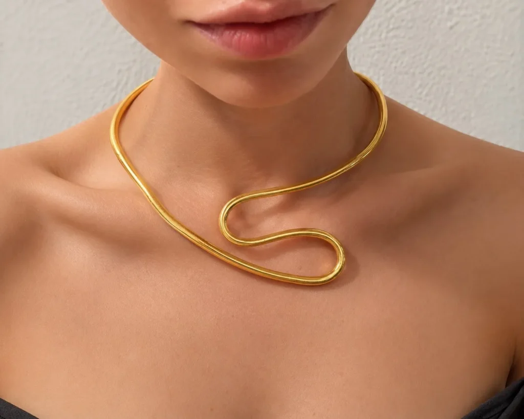 Selene.necklace.gold